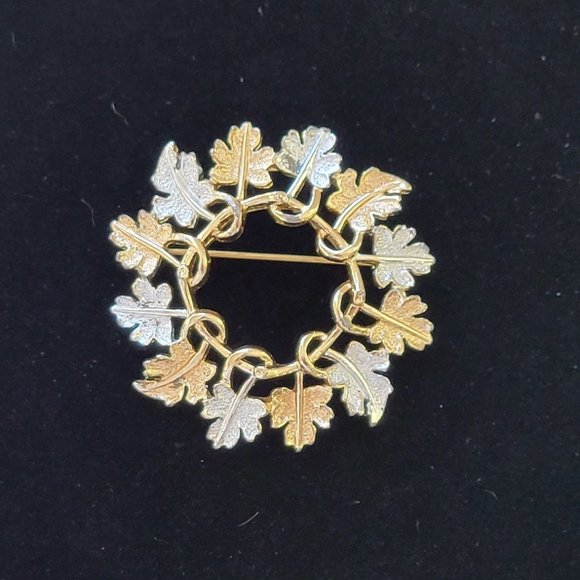 Sarah Coventry Two-Tone Leaf Brooch - Picture 1 of 4